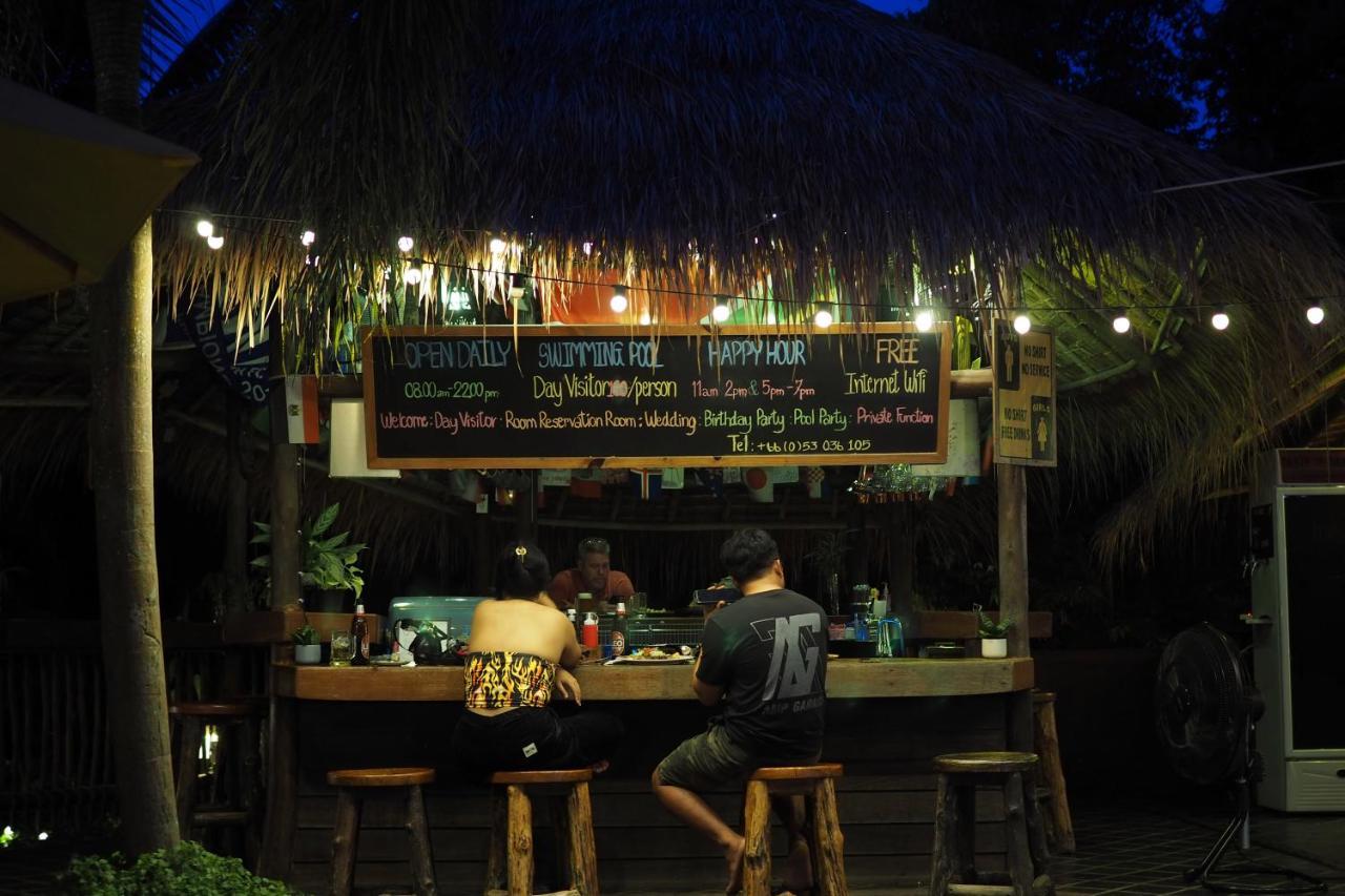 Baanpong Lodge San Kamphaeng Екстериор снимка