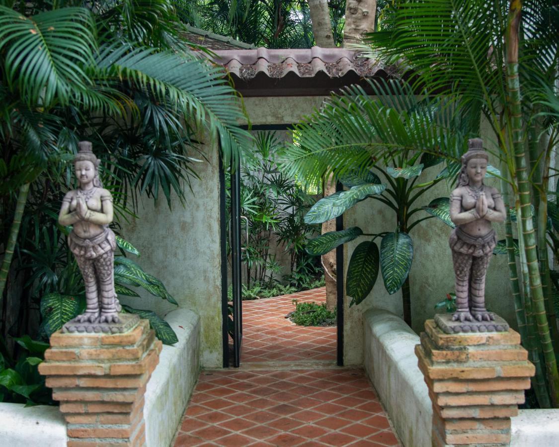 Baanpong Lodge San Kamphaeng Екстериор снимка