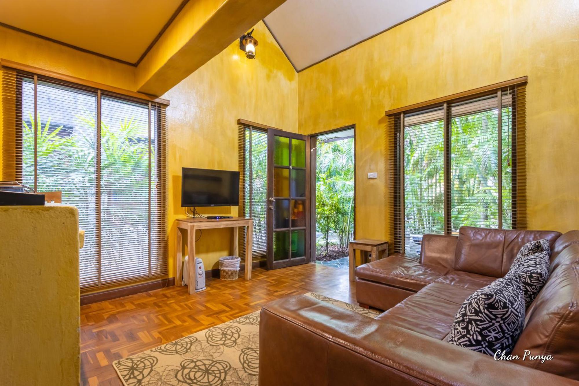 Baanpong Lodge San Kamphaeng Екстериор снимка