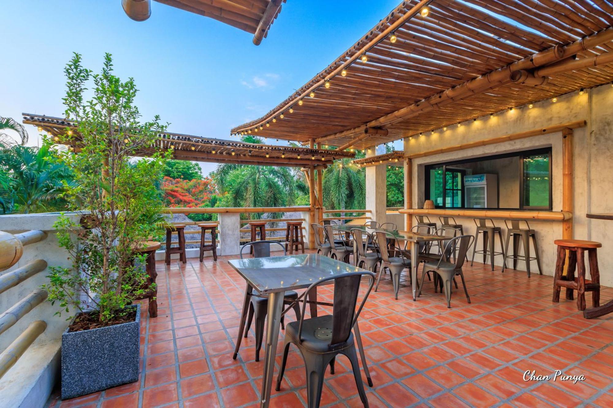 Baanpong Lodge San Kamphaeng Екстериор снимка