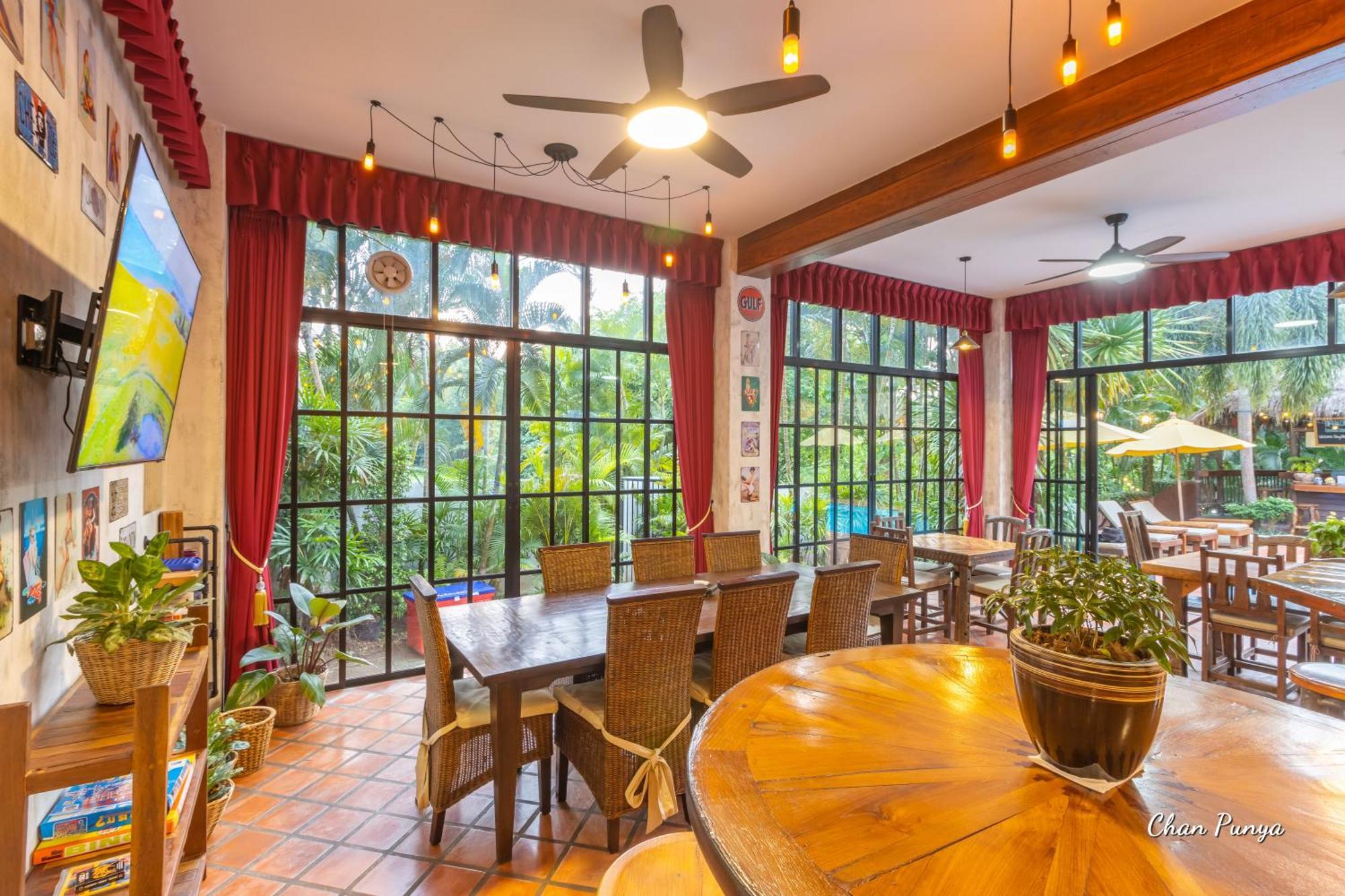 Baanpong Lodge San Kamphaeng Екстериор снимка