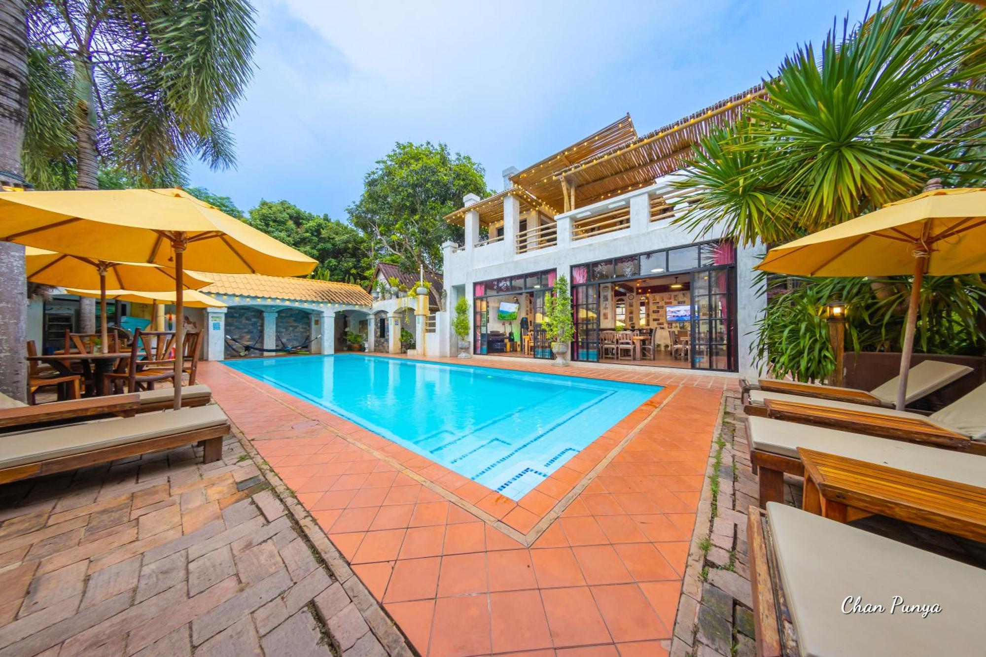 Baanpong Lodge San Kamphaeng Екстериор снимка