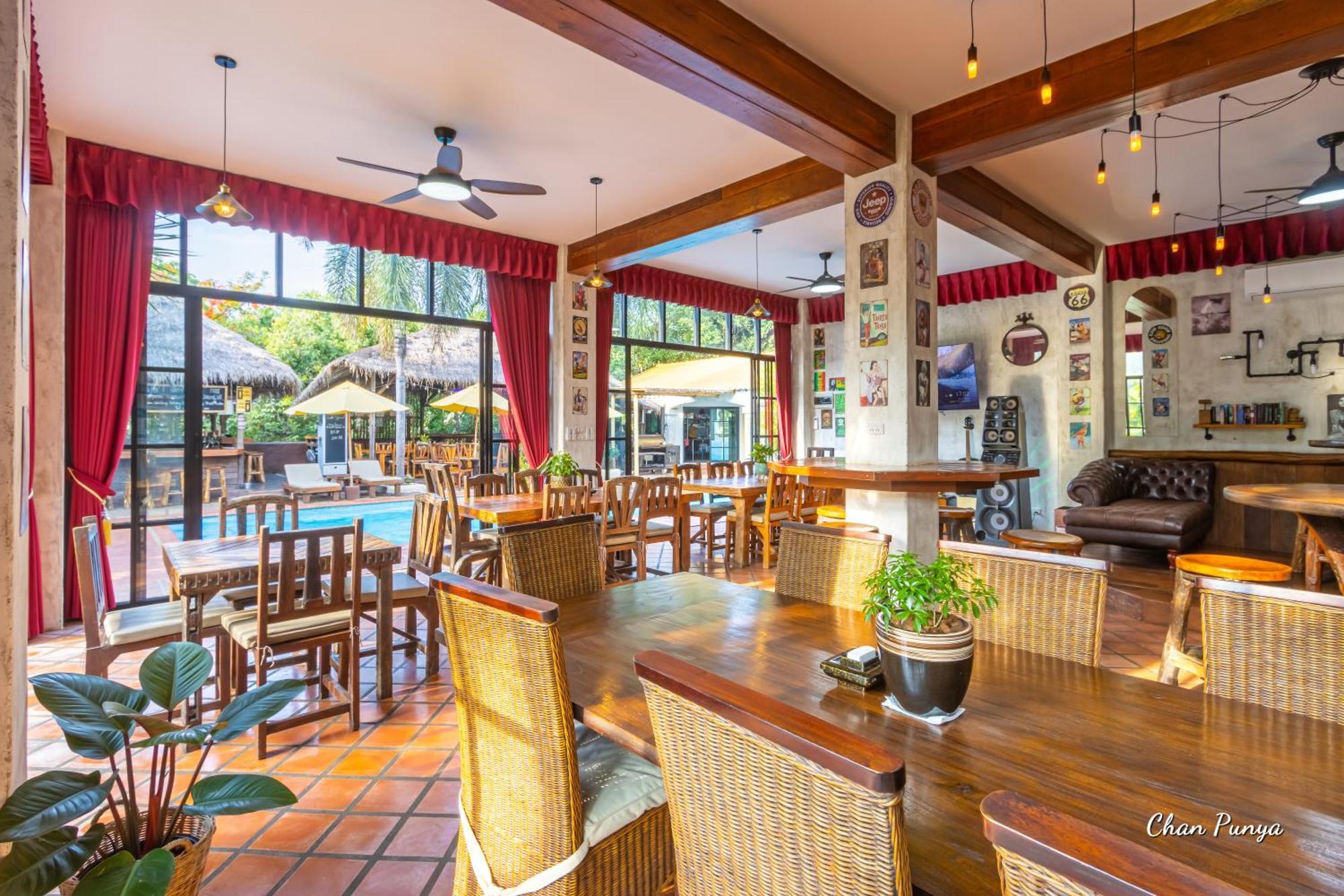 Baanpong Lodge San Kamphaeng Екстериор снимка