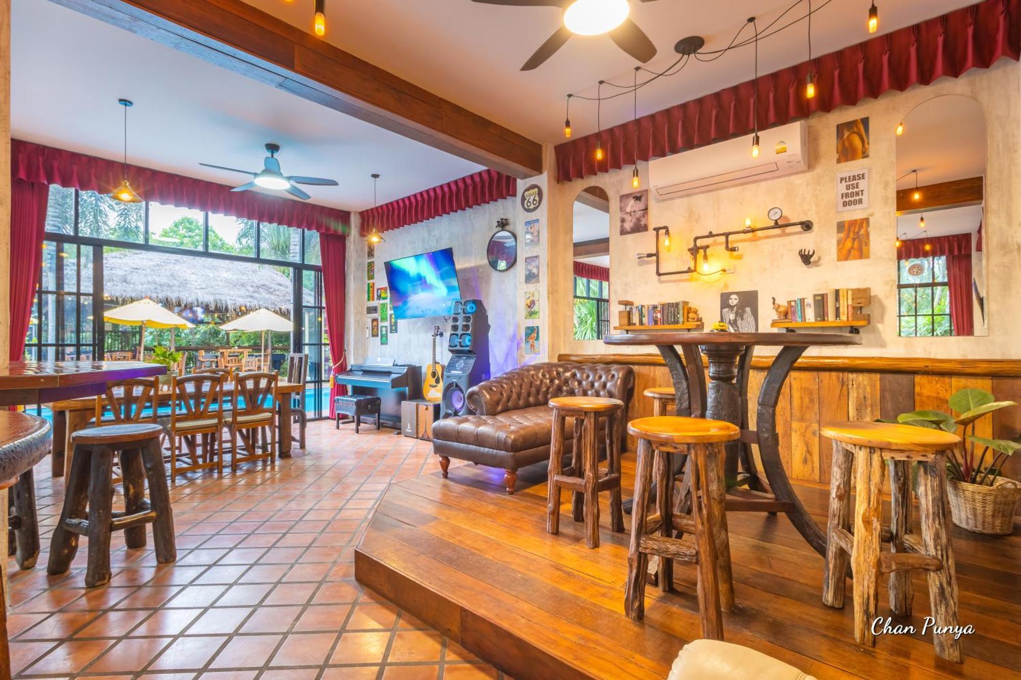 Baanpong Lodge San Kamphaeng Екстериор снимка